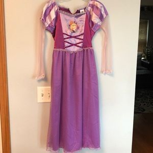 Disney Rapunzel Girls 9/10 nightgown/Halloween